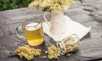 Achillea: proprietà, benefici e usi in fitoterapia e cosmetica