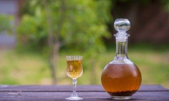 Liquore con erba ruta: ricetta tradizionale fatta in casa