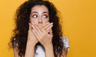 Rimedi naturali per eliminare l'alito cattivo