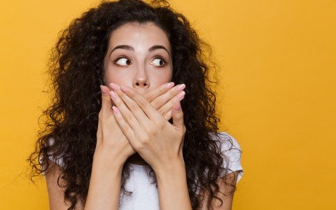 Rimedi naturali per eliminare l'alito cattivo Rimedi naturali per eliminare l'alito cattivo