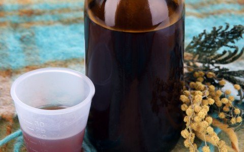 Sciroppo erboristico per malattie invernali: rimedi naturali Sciroppo erboristico per malattie invernali: rimedi naturali