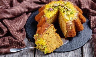 Torta di carote con zenzero e curcuma, delizia salutare e antinfiammatoria