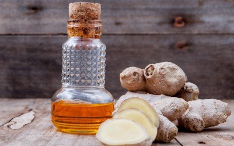 Come creare un liquore allo zenzero fatto in casa Come creare un liquore allo zenzero fatto in casa