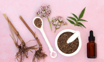 valeriana tisana naturale per dormire meglio e ridurre ansia