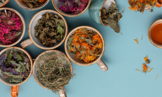 Erbe per la pelle: tisane e decotti per un benessere che si vede