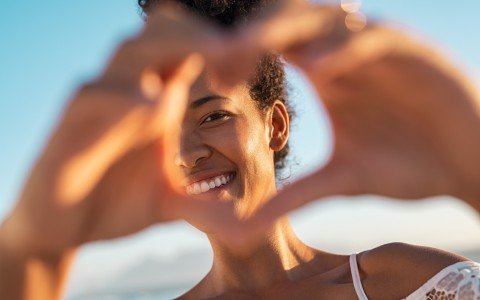 Come ottenere un'abbronzatura perfetta e naturale: consigli per attivare e mantenere la melanina estiva Come ottenere un'abbronzatura perfetta e naturale: consigli per attivare e mantenere la melanina estiva