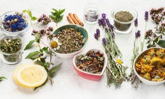 Guarire l'acne rosacea in modo naturale, le meraviglie delle erbe medicinali