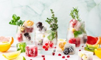 Gelati e granite con infusi di piante officinali: ricette salutari per l'estate
