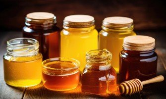 Esplorare le caratteristiche e le proprietà uniche dei diversi tipi di miele