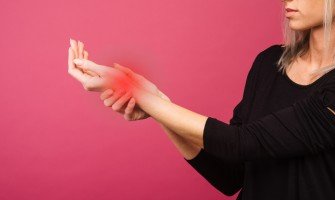 Rimedi naturali per dolori articolare per mantenere la salute delle ossa