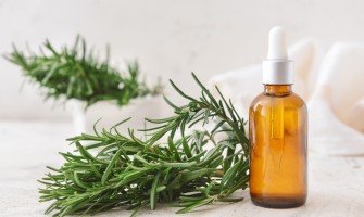 Rosmarino tintura madre: rimedio naturale per cefalee, digestione e supporto epatico