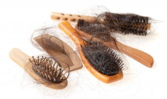 Rimedi erboristici contro la caduta dei capelli.