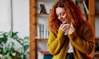 Rimedi naturali per alleviare i sintomi della menopausa: piante medicinali e i loro benefici