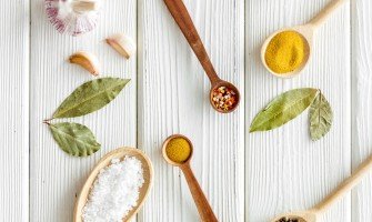 Spezie online ed erbe aromatiche e loro usi