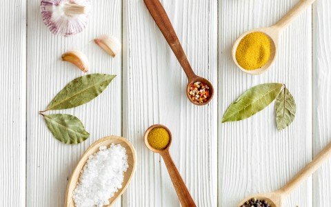 Spezie online ed erbe aromatiche e loro usi Spezie online ed erbe aromatiche e loro usi