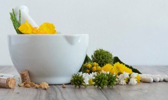 Rimedi naturali per l'acidità e il reflusso: impara come prevenire e alleviare i sintomi