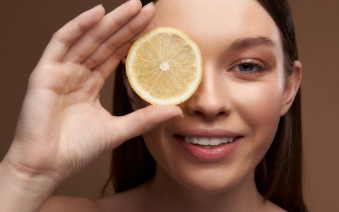 Rimedi naturali contro le occhiaie Rimedi naturali contro le occhiaie