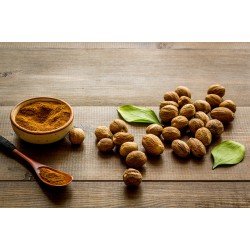 Noce moscata intera Noce moscata intera