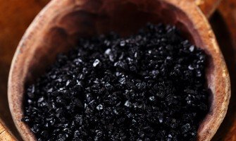 Sale nero delle Hawaii